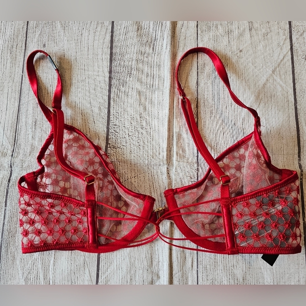 Victoria's Secret Size 32D red Unlined demi sheer bra front close Sexy - Picture 3 of 8